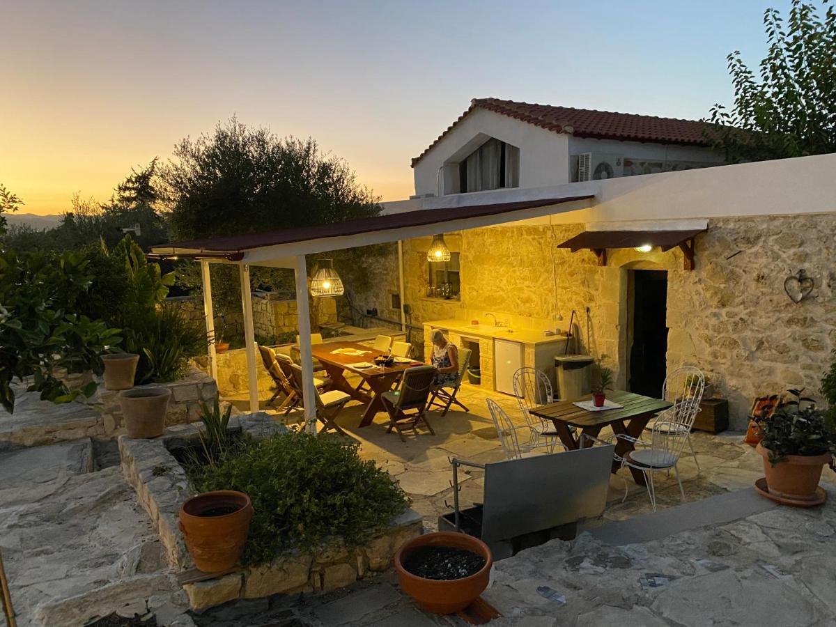 Old stone villa in Apokoronas Villa Nostalgia Kreta Fílippos Esterno foto